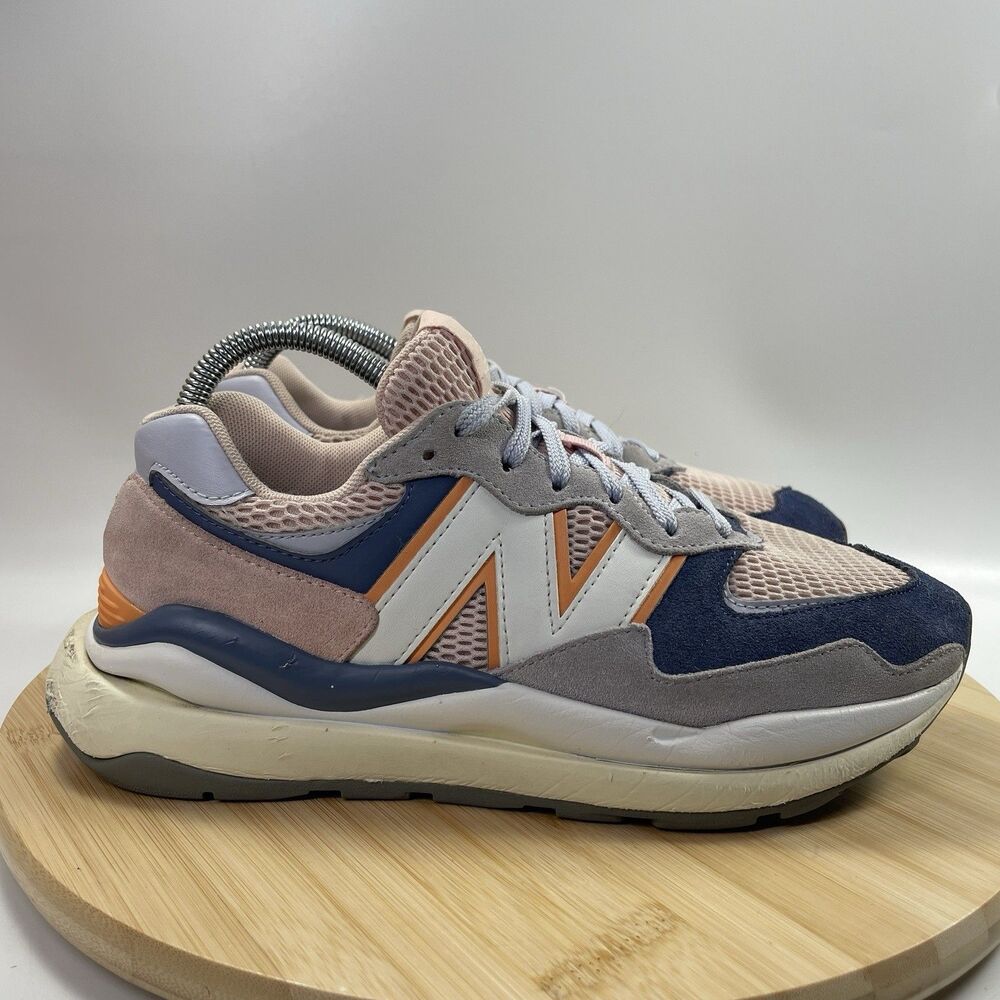 Casual Women's Colorblock Runner Sneakers - Pink & Navy